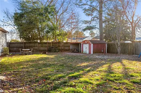 409 Samuelson Ct, Hampton, VA 23605 photo 24