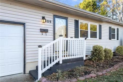 409 Samuelson Ct, Hampton, VA 23605 photo 3