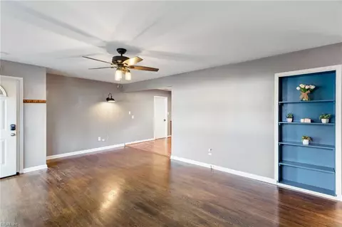 409 Samuelson Ct, Hampton, VA 23605 photo 7