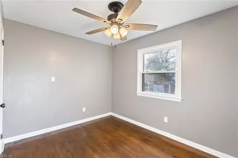 409 Samuelson Ct, Hampton, VA 23605 photo 17