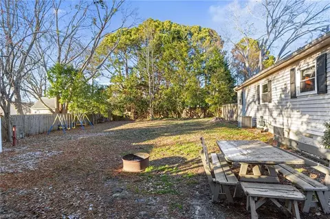 409 Samuelson Ct, Hampton, VA 23605 photo 22