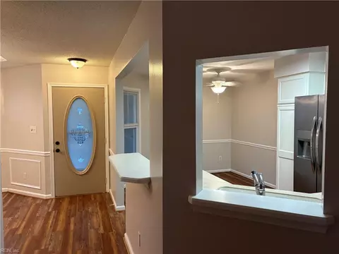 Entry Way - 116 Esplanade Pl, Chesapeake, VA 23320 photo 4 of 7