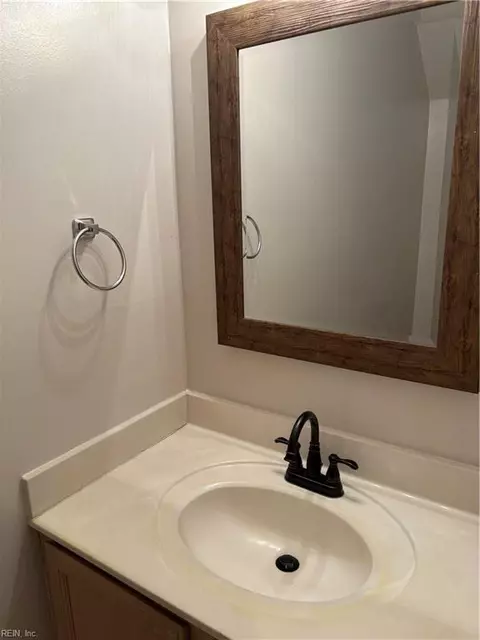 Bath - 116 Esplanade Pl, Chesapeake, VA 23320 photo 1 of 5