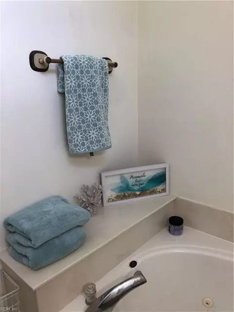 Bath - 116 Esplanade Pl, Chesapeake, VA 23320 photo 3 of 5