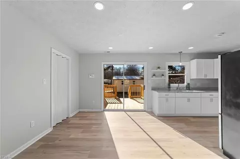 Entry Way - 16154 E Byron Dr, Smithfield, VA 23430 photo 3 of 5