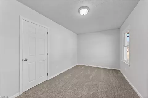 Bedroom - 16154 E Byron Dr, Smithfield, VA 23430 photo 3 of 8