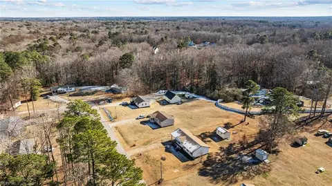 View/Area - 16154 E Byron Dr, Smithfield, VA 23430 photo 3 of 5