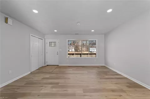 Living - 16154 E Byron Dr, Smithfield, VA 23430 photo 3 of 5