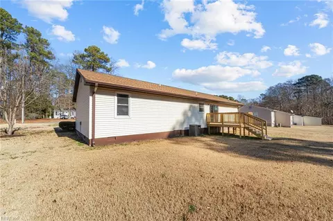 Exterior - 16154 E Byron Dr, Smithfield, VA 23430 photo 6 of 12