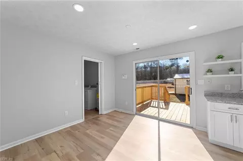 Entry Way - 16154 E Byron Dr, Smithfield, VA 23430 photo 2 of 5
