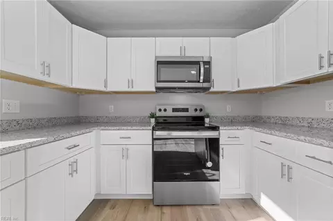 Kitchen - 16154 E Byron Dr, Smithfield, VA 23430 photo 2 of 4