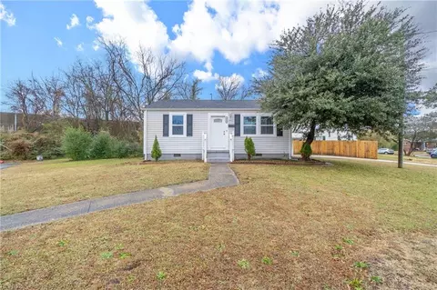 6933 Gregory Dr, Norfolk, VA 23513 photo 3
