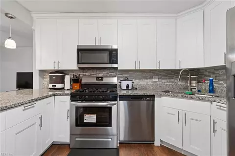 6933 Gregory Dr, Norfolk, VA 23513 photo 9