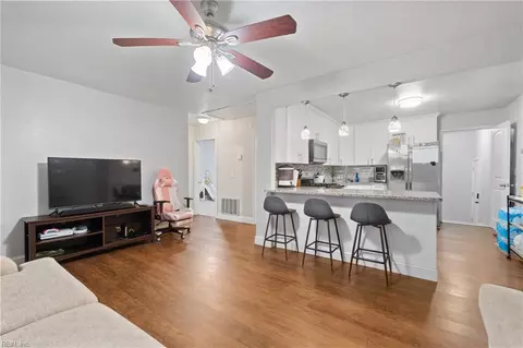 6933 Gregory Dr, Norfolk, VA 23513 photo 7