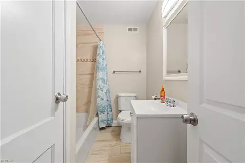6933 Gregory Dr, Norfolk, VA 23513 photo 14