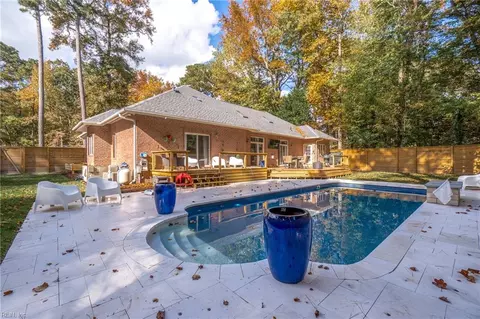 2524 Entrada Dr, Virginia Beach, VA 23456