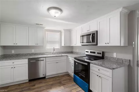 11 Connor Pl, Portsmouth, VA 23702