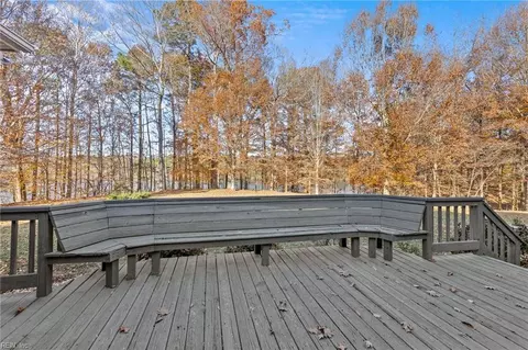 602 Cypress Cove Ln, Suffolk, VA 23434