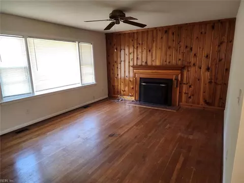 Living - 4801 Threechopt Rd, Hampton, VA 23666 photo 1 of 1