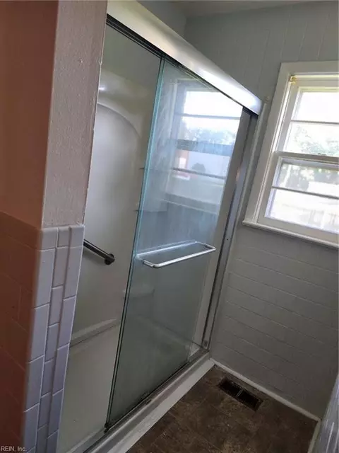 Bath - 4801 Threechopt Rd, Hampton, VA 23666 photo 1 of 2