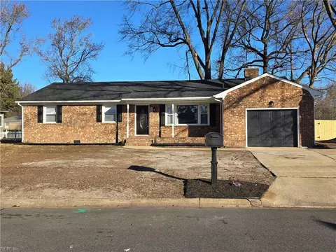 400 Villanova Ave, Chesapeake, VA 23324