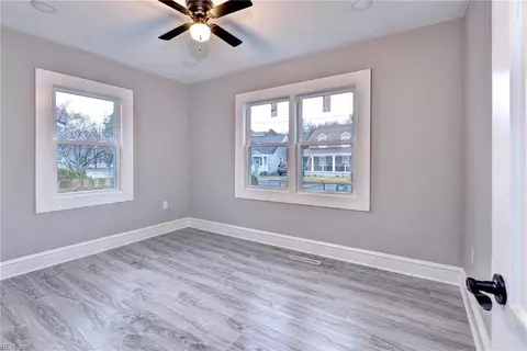 114 E Cummings Ave, Hampton, VA 23663 photo 17