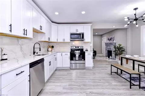 114 E Cummings Ave, Hampton, VA 23663 photo 4