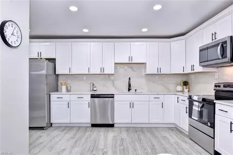 114 E Cummings Ave, Hampton, VA 23663 photo 9