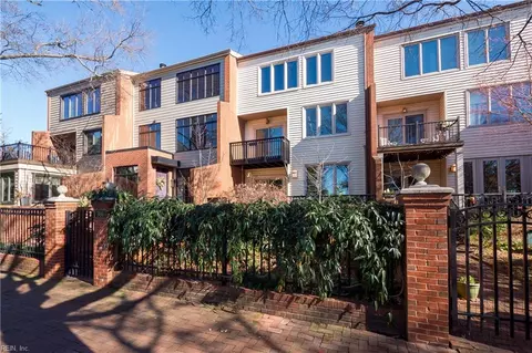 306 Botetourt St, Norfolk, VA 23510