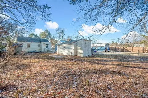Exterior - 153 Chichester Ave, Hampton, VA 23669 photo 5 of 6