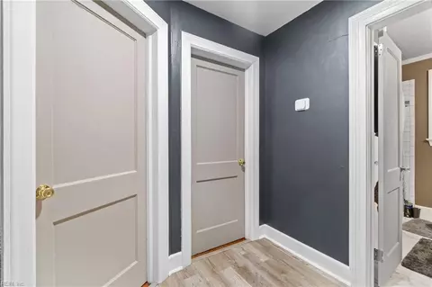 Entry Way - 1108 Wright Ave, Chesapeake, VA 23324 photo 2 of 3