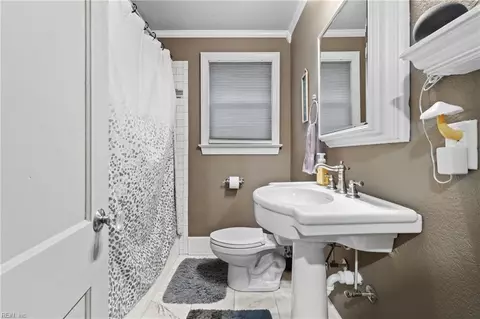 Bath - 1108 Wright Ave, Chesapeake, VA 23324 photo 1 of 3