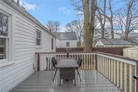 Exterior - 1108 Wright Ave, Chesapeake, VA 23324 photo 4 of 9