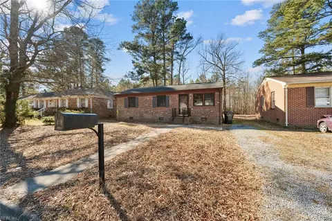 212 Thomas St, Franklin, VA 23851
