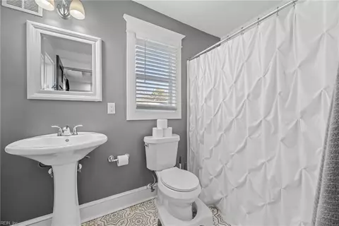 Bath - 701 E Pembroke Ave, Hampton, VA 23669 photo 1 of 2