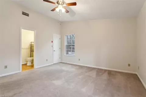 Bedroom - 14 Silk Tree Pl, Hampton, VA 23666 photo 3 of 6