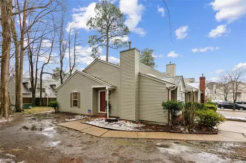 Exterior - 14 Silk Tree Pl, Hampton, VA 23666 photo 4 of 6