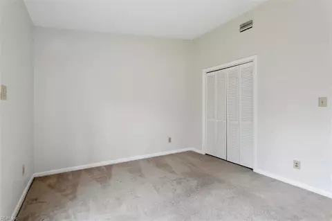 Bedroom - 14 Silk Tree Pl, Hampton, VA 23666 photo 5 of 6
