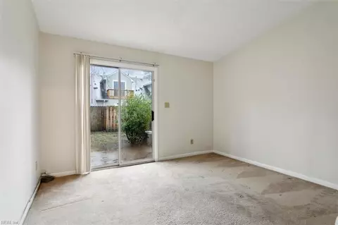 Bedroom - 14 Silk Tree Pl, Hampton, VA 23666 photo 6 of 6
