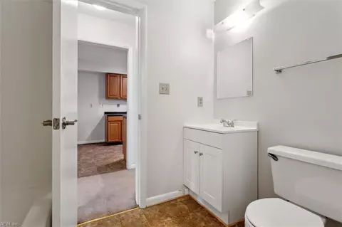 Bath - 14 Silk Tree Pl, Hampton, VA 23666 photo 5 of 5