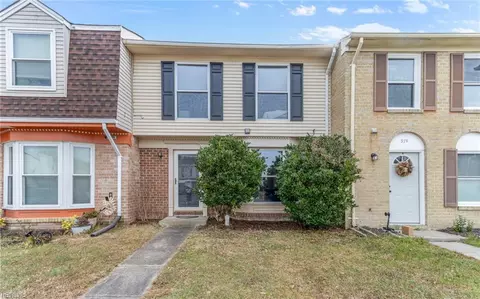 972 Northwood Dr, Virginia Beach, VA 23452