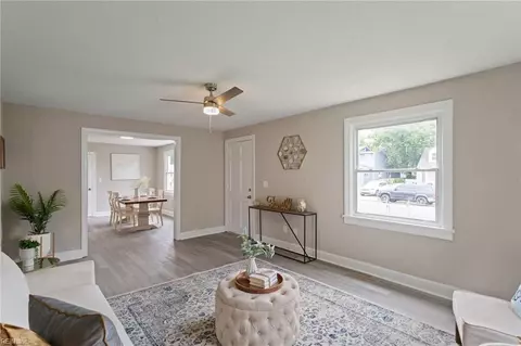 Living - 415 Shenandoah Rd, Hampton, VA 23661 photo 3 of 6