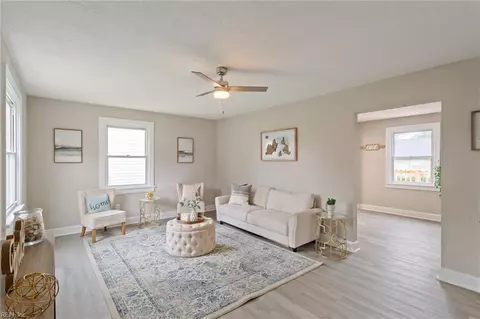 Living - 415 Shenandoah Rd, Hampton, VA 23661 photo 2 of 6