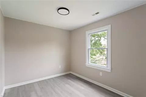 Bedroom - 415 Shenandoah Rd, Hampton, VA 23661 photo 2 of 3
