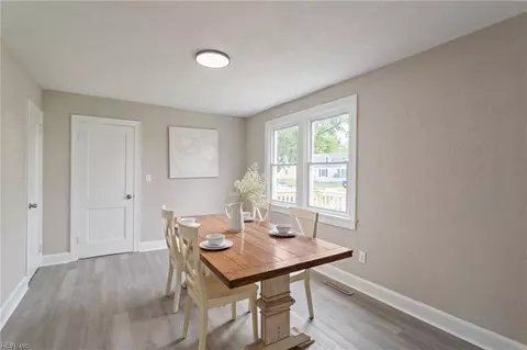 Dining - 415 Shenandoah Rd, Hampton, VA 23661 photo 1 of 2