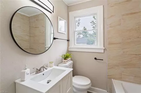 Bath - 415 Shenandoah Rd, Hampton, VA 23661 photo 1 of 4