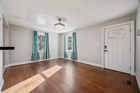 Living - 35 Henry St, Hampton, VA 23669 photo 4 of 4