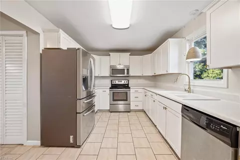 Kitchen - 35 Henry St, Hampton, VA 23669 photo 1 of 3