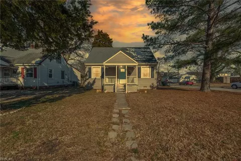 35 Henry St, Hampton, VA 23669
