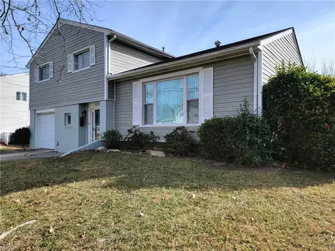 4829 Honeygrove Rd, Virginia Beach, VA 23455